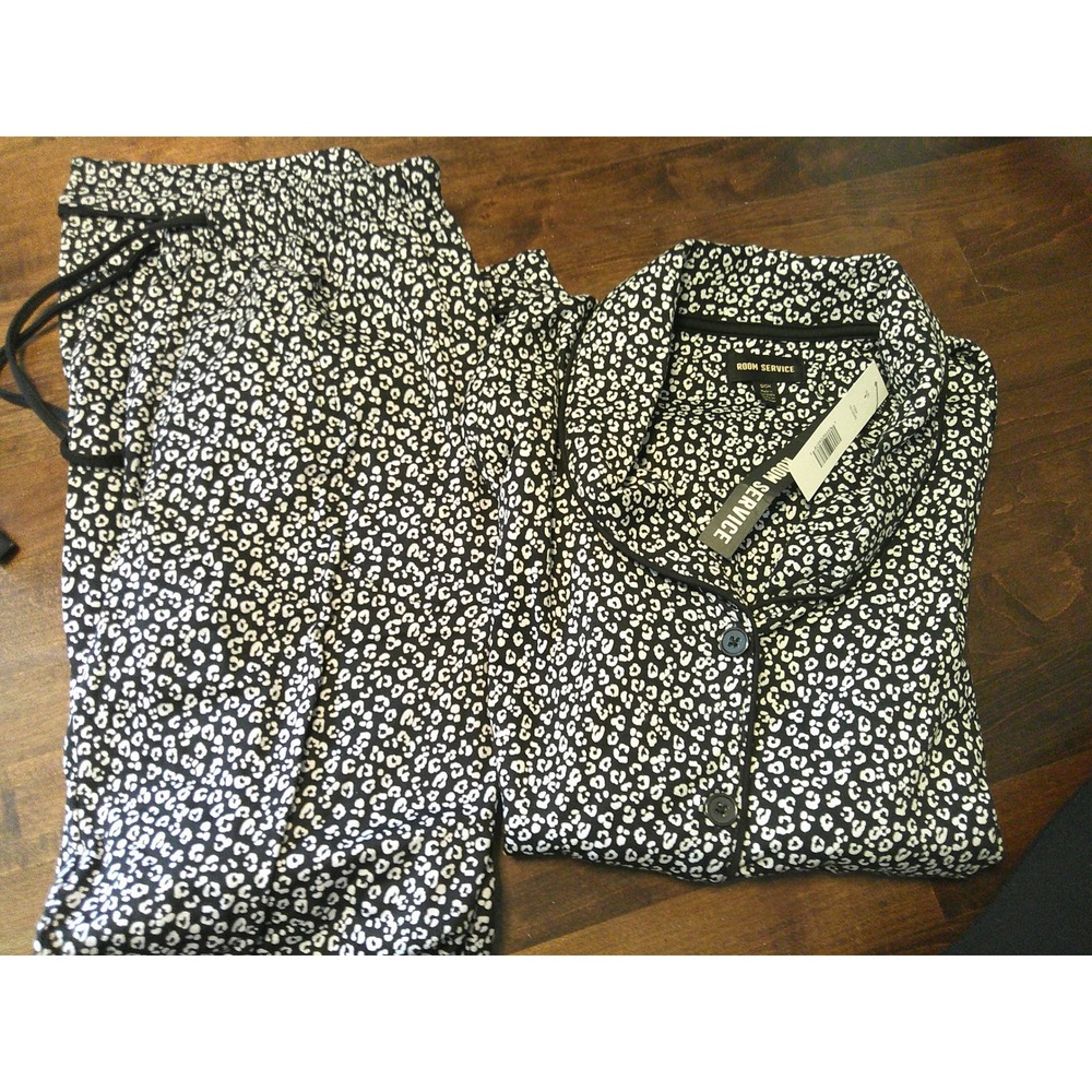 Room Service Pajama Set Womens Small Black White NWT Leopard Print Long Sleeve